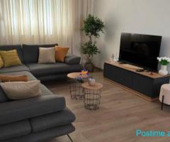JEPET ME QERA APARTAMENT 2+1 "TE KAFE FLORA,RRUGA E DURRESIT