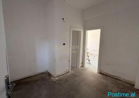 +355694812568 Ofrojme per shitje apartament 1+1 prane Stadiu - 5/10