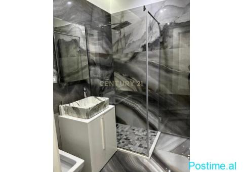 Shitet Apartament 2+1+post Parkimi, me Pamje në Liqenin e Th - 1/10
