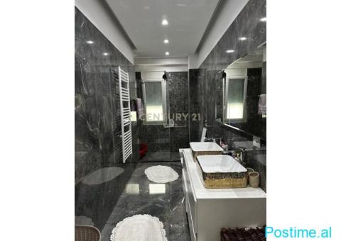 Shitet Apartament 2+1+post Parkimi, me Pamje në Liqenin e Th - 7/10