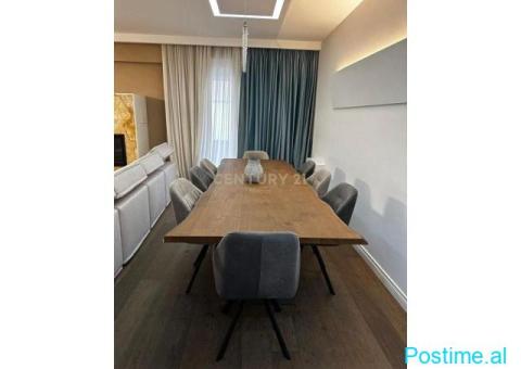 Shitet Apartament 2+1+post Parkimi, me Pamje në Liqenin e Th - 8/10