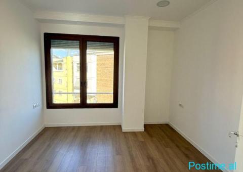 🏢 AMBIENT ZYRE ME QIRA – DELIJORGJI - 4/5