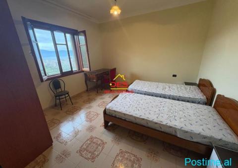 JEPET ME QIRA SHTËPIE PRIVATE TE BISHTI I KALLDRËMIT ,VLORË. - 4/10