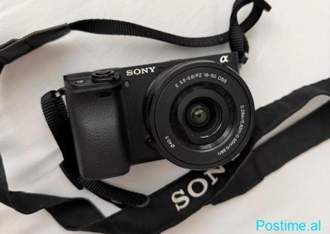 Sony Alpha A6400 + 16-50mm – Si i Ri, me Kuti & Aksesore
