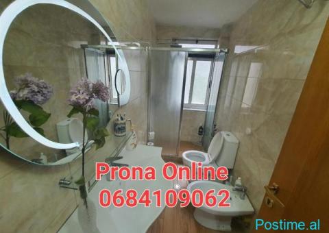 Jepet me QERA apartament 2+1 pranë Stadiumit DINAMO - 10/10