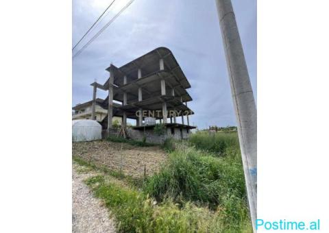 SHITET NDËRTESË TRE KATËSHE + 3 GARAZHE NË Rrashbull, Durrës - 3/5