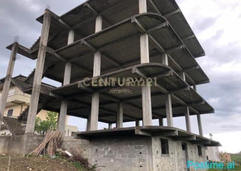 SHITET NDËRTESË TRE KATËSHE + 3 GARAZHE NË Rrashbull, Durrës - 4/5