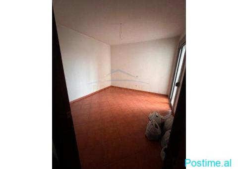 069604448 Shitet, Apartament 3+1+2, Pranë Bashkisë, Durrës - 10/10