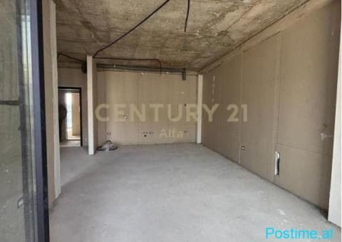 🏙️ **SHITET APARTAMENT 1+1 – GOLDEN GATE, PRANË MATERNITETI - 1/5