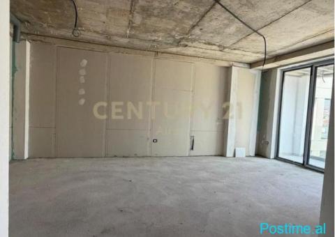 🏙️ **SHITET APARTAMENT 1+1 – GOLDEN GATE, PRANË MATERNITETI - 3/5