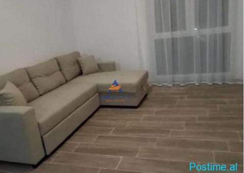 JEPET APARTAMENT ME QERA 2+1+BALLKON ' 5 MAJ ' 50.000 LEKE - 2/5