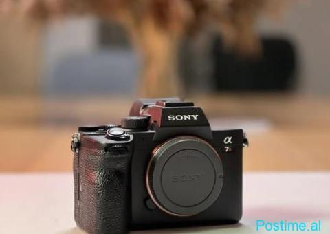 Sony Alpha 7R IV Mirrorless Camera Body