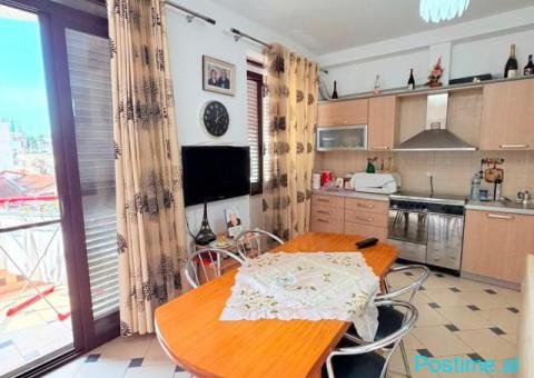 JEPET ME QERA APARTAMENT 2+1+2 PRANE GJYKATES, DURRES - 2/7