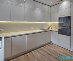 🏡 Shitet Apartament 3+1+2 tek Kompleksi Delijorgji