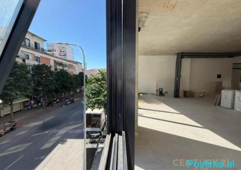 AMBIENT 360 METRA OPEN SPACE BUZE RRUGES BARRIKADAVE PER QIR - 3/4
