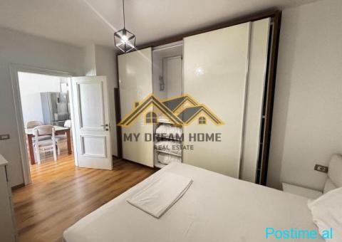 Shitet apartament 2+1 në qendër të Durrësit - 8/10