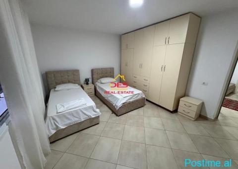 JEPET ME QIRA SHTËPI PRIVATE PRANË STACIONIT TË TRENIT,VLOR - 4/10