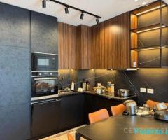 Apartament 1+1 per shitje me post parkimi tek Farmacia 10