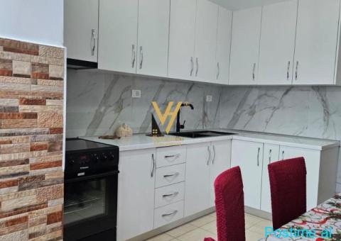 JEPET HYRJE 3+1+VERANDE ME QERA NE ALLIAS 60.000 LEKE - 5/6