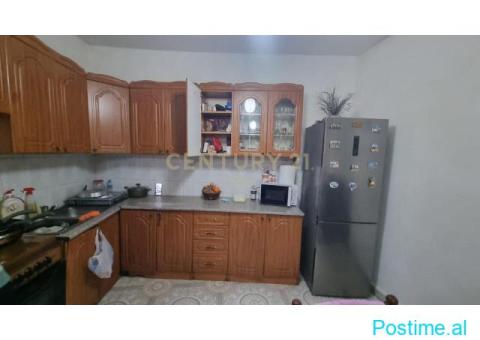 0683005058 SHITET APARTAMENT 2+1 ME GARAZH PRANË MUZEUMIT - 3/7
