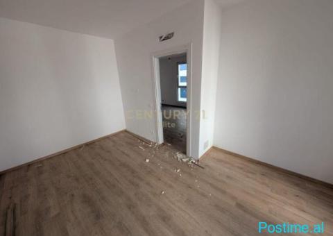 Shitet apartament 1+1 me post parkimi tek UNIVERS CITY. - 9/9