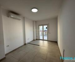 Apartament 2+1+2 me Qira në Rruga Barrikadave, Tiranë