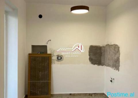 SHITET APARTAMENT 1+1 NË ÇOLE TEK PALLATET E GORISHTIT,VLORË - 10/10