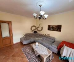 Shitet Apartament 1+1 ne Laprake prane Kompleksit Aura