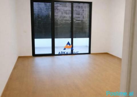 JEPET APARTAMENT ME QIRA PER ZYRA 3+1+BALLKON 'FJORE DI BOSK