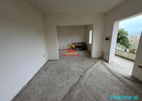 🏡 SHITEN 2 SHTËPI PRIVATE PRANË BASHKISË VLORË - 9/10