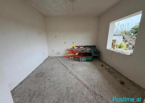 🏡 SHITEN 2 SHTËPI PRIVATE PRANË BASHKISË VLORË - 10/10