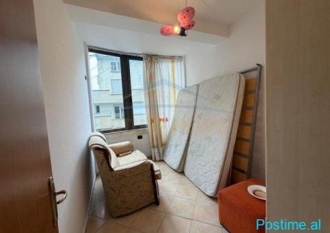 Shitet, Apartament 2+1+2, Tregu Elektrik, Tiranë. - 2/5