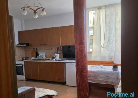 APARTAMENT ME QERA 1+1 BULEVARDI ZOGU I PARE 50.000 LEKE FH- - 4/6