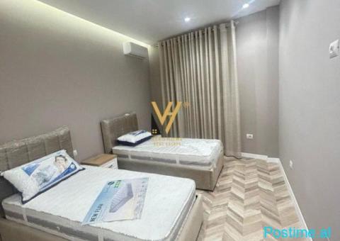 JEPET APARTAMENT+GARSIONERE ME QERA NE QENDER 1.500 EURO - 2/8