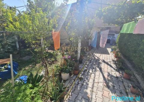 0683005058 Shitet Shtëpi dhe Dyqan Buze Rruge në Shkozet - 1/7