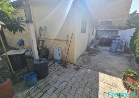 0683005058 Shitet Shtëpi dhe Dyqan Buze Rruge në Shkozet - 2/7