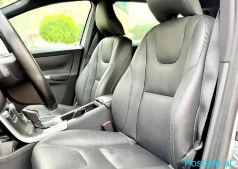 Volvo XC60 T5 2.0 - 4/8