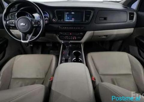 Kia Carnival 9 seater luxury - 6/10