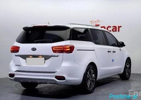 Kia Carnival 9 seater luxury - 8/10