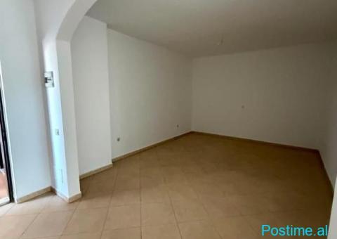 🏢 AMBIENT ZYRASH ME QIRA – KOMUNA E PARISIT - 4/8