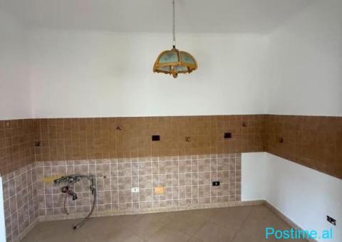 🏢 AMBIENT ZYRASH ME QIRA – KOMUNA E PARISIT - 6/8