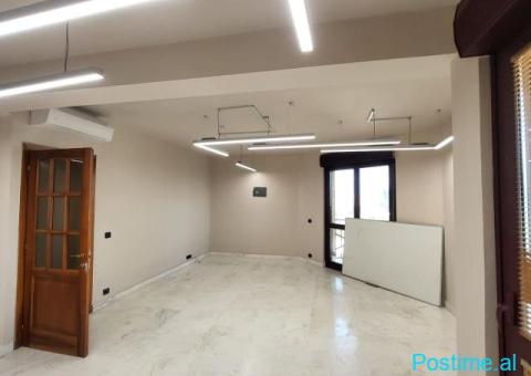 🏢 JEPET ZYRË ME QIRA – QENDËR - 1/6