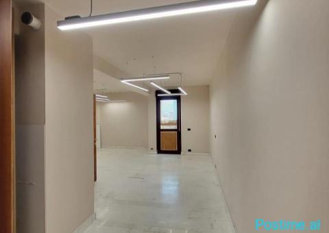 🏢 JEPET ZYRË ME QIRA – QENDËR - 2/6