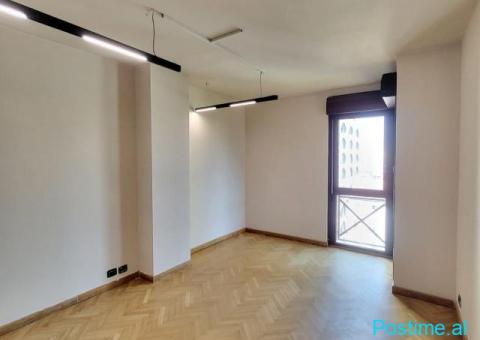 🏢 JEPET ZYRË ME QIRA – QENDËR - 3/6