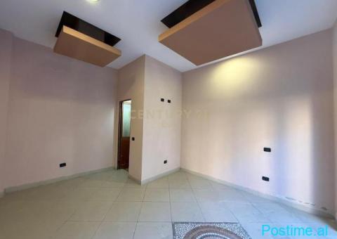 0676475921 - Shitet Ambient Komercial në Durrës, Lagja nr.18 - 4/5