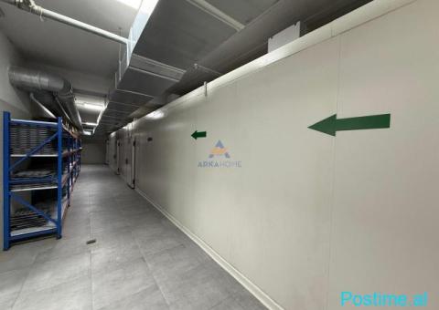 MAGAZINË ME QERA 1200 M2 'KTHESA E KAMZËS' 6000 EURO (PARKIM - 3/5