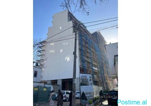 Post Parkimi për Shitje pranë Shkollës së Kuqe