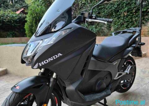 Honda integra 750 S - 2/5