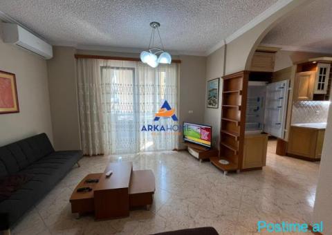 JEPET AMBJENT ME QERA 92 M2 'RRUGA E KOSOVAREVE' 85000 LEKE - 4/5