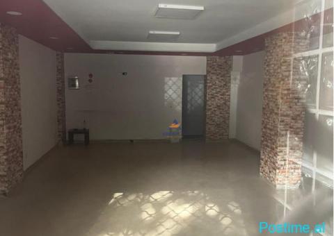 JEPET ME QERA AMBJENT 90M2 'RRUGA MUHAMET GJOLLESHA' 750 EUR